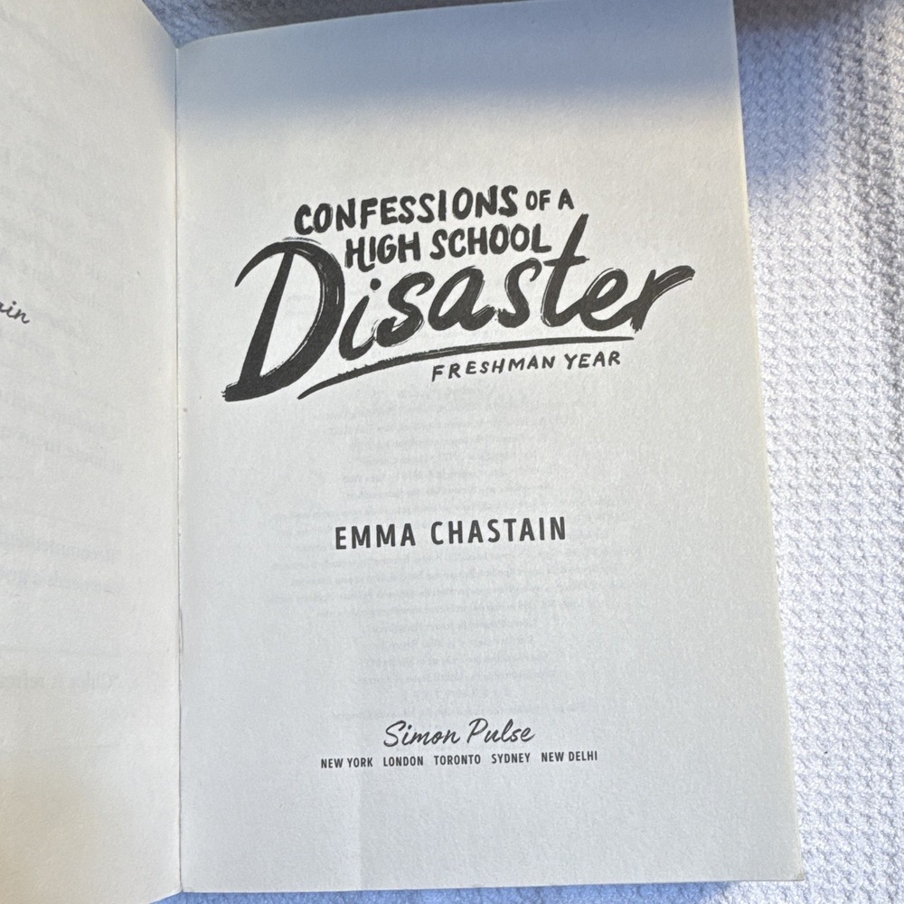 Confessions of a High School Disaster: Freshman Year Emma Chastain 2018 PB - Picture 2 of 5